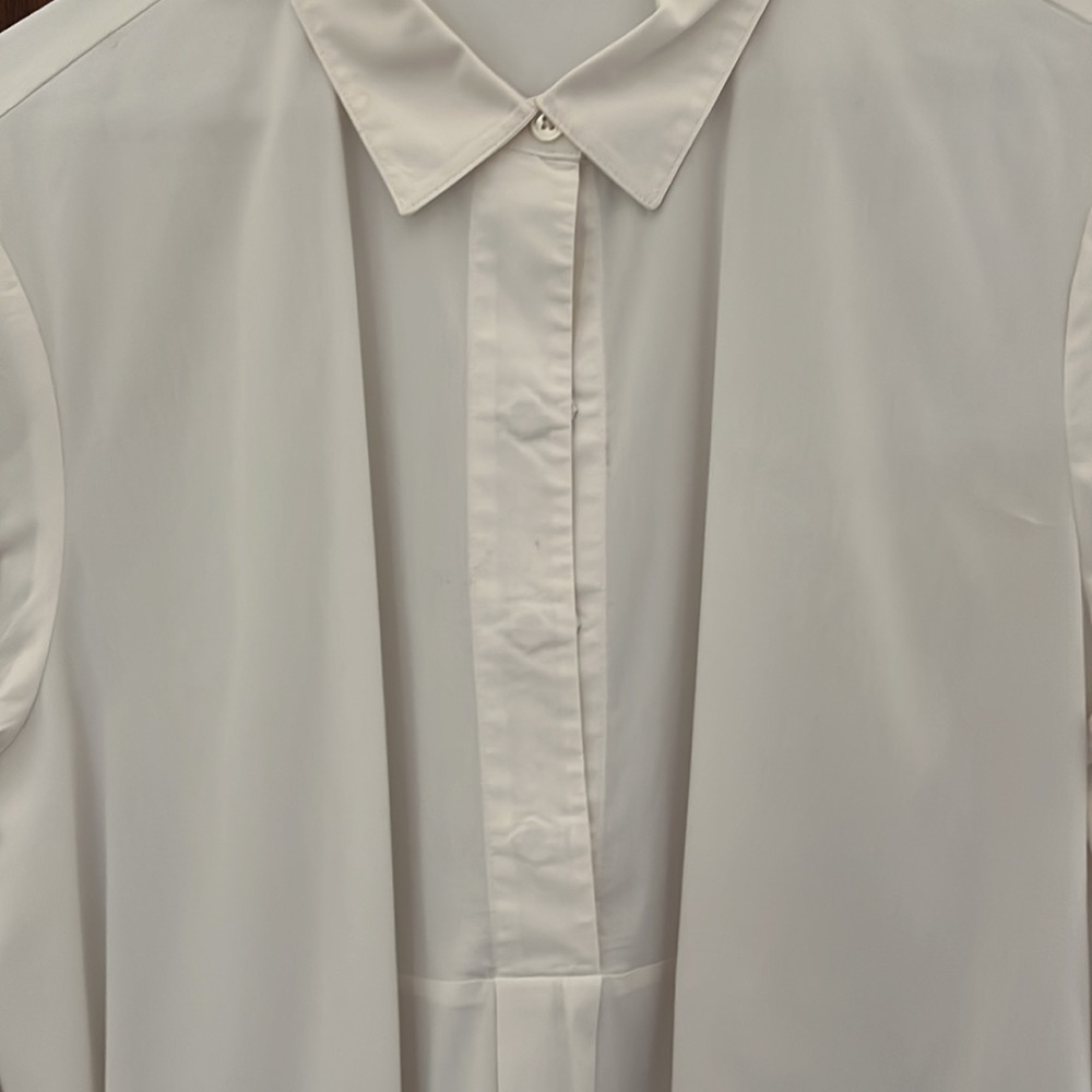 J Jill tunic. Size M Petite. 21” across (underarm to underarm) 29” in length. - Picture 3 of 7